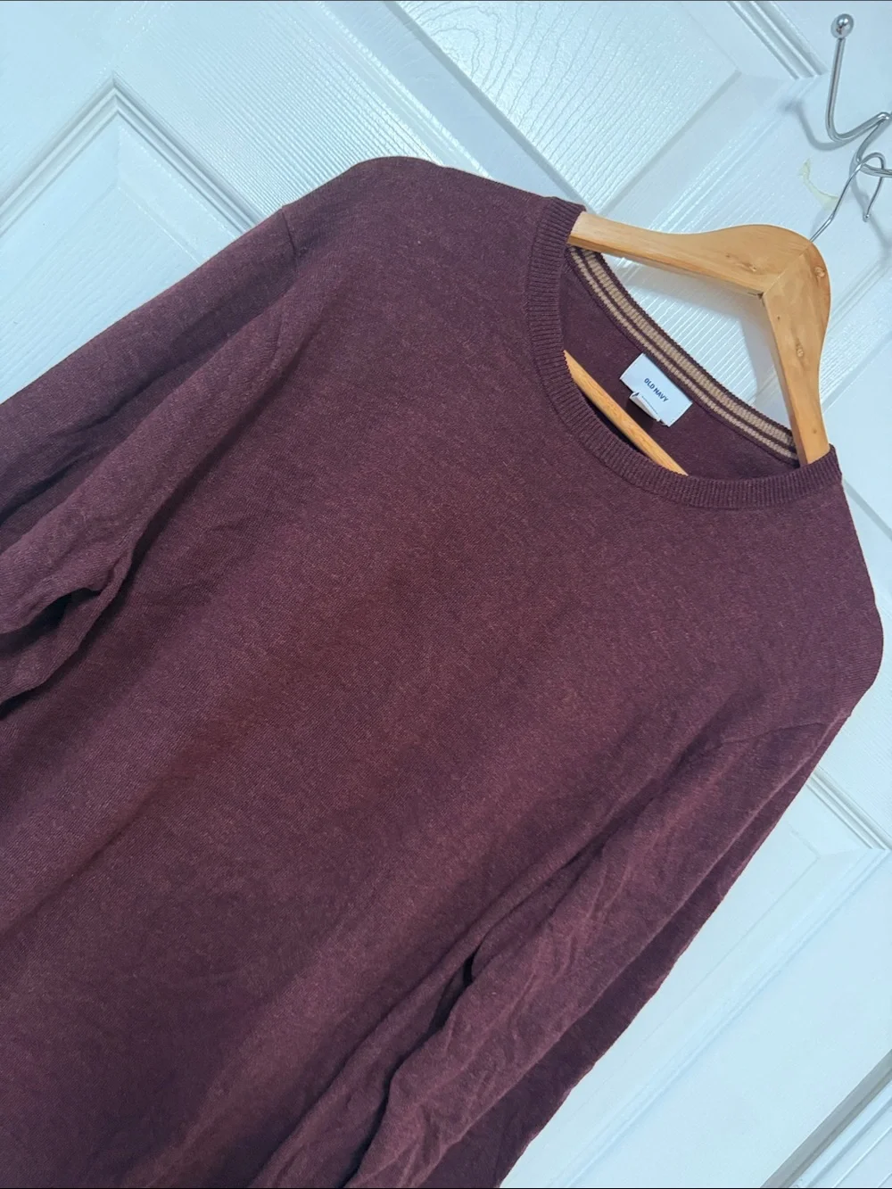 Old Navy Men's Maroon/Burgundy Crewneck Sweater